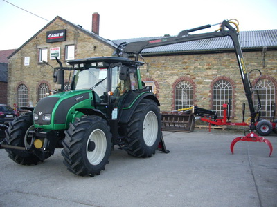 Valtra_N141_HK4571_1.jpg