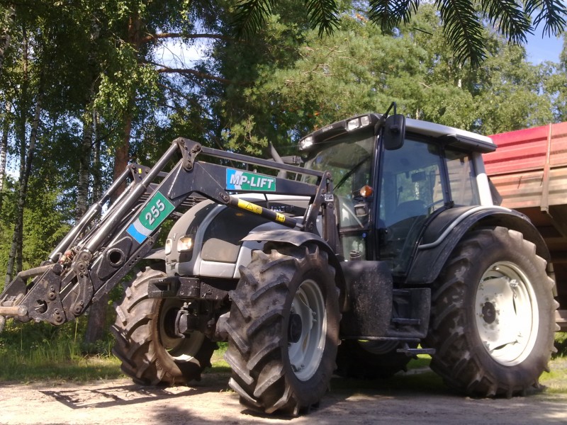 Valtra N111
Ännä 8-)
Avainsanat: valtra , n111