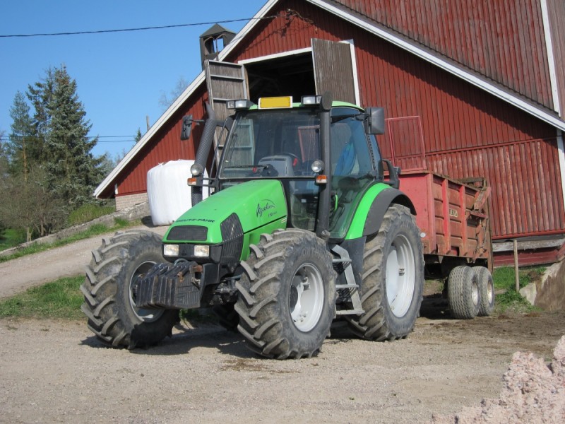 DF Agrotron 110 MK3
Tilan isoin. 118 hv pellin alla. 
