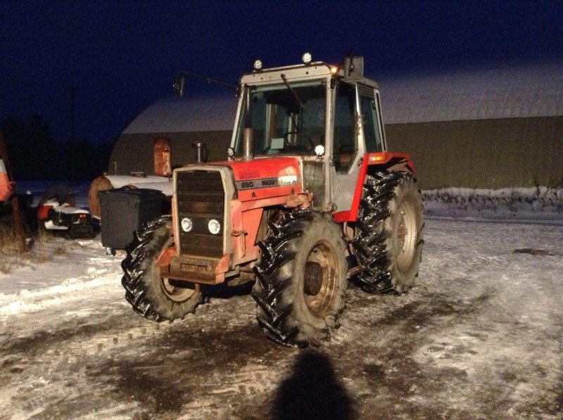 Massey ferguson 690.
Kyl se jonkun verra muuttu vahauksen jälkee.
