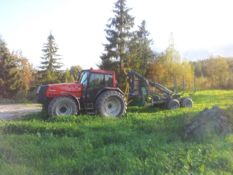 Valtra 8350 ja farma
uutta yhristelmää
