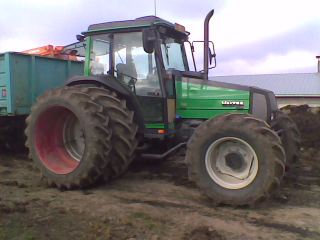 Valtra 900
