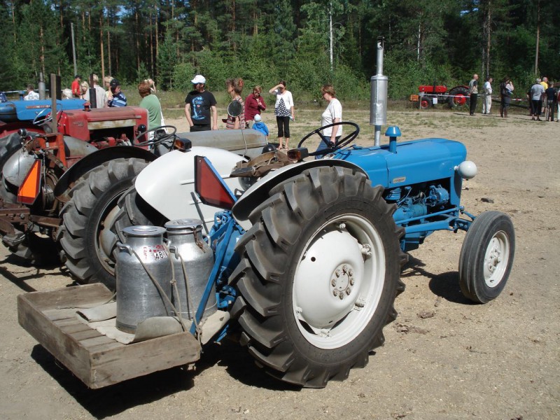 Wanhat traktorit kesä 2008
