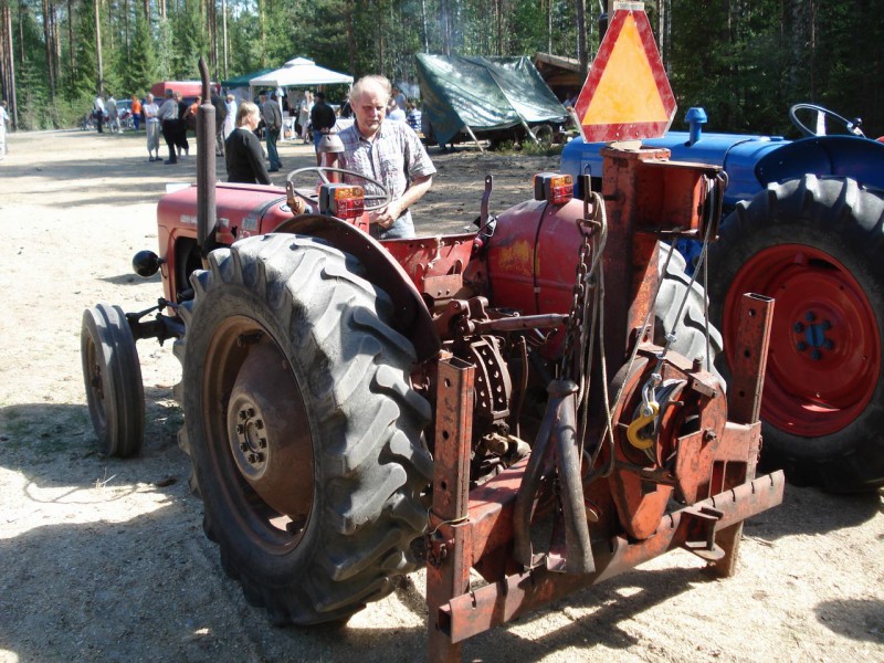 Wanhat traktorit kesä 2008
