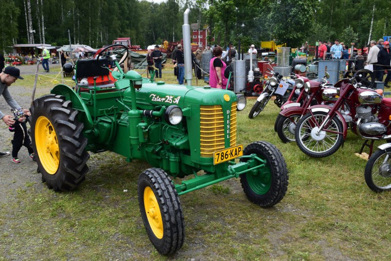 Puhoksen Perinnekonepäivät 16.7.2016
