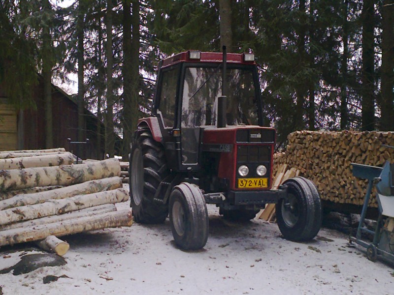 Natikka
Siino meijän 685xl

vm: -86
teho:68hv
ajettu:3400h
