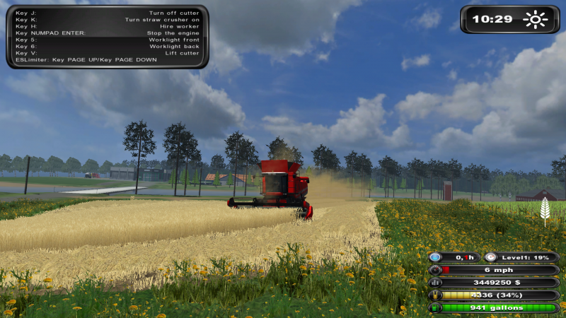 Massey Ferguson Fortia!
Pieni pöytä mutta suuri puimuri!
