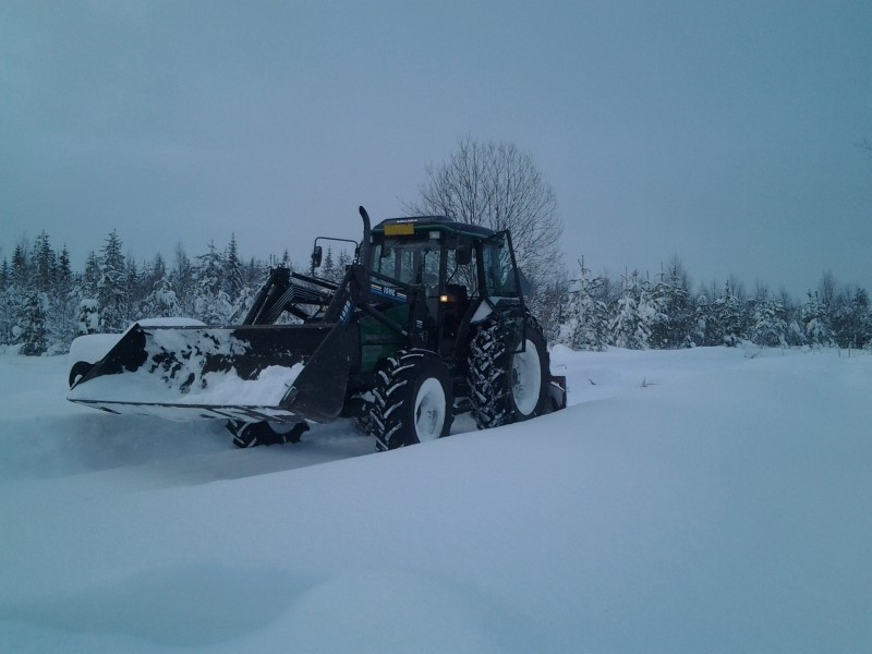 Valtra Valmet 900 Autocontrol
Siin ois kuvaa taas kerran, kun viikonloppuna linkosin.
