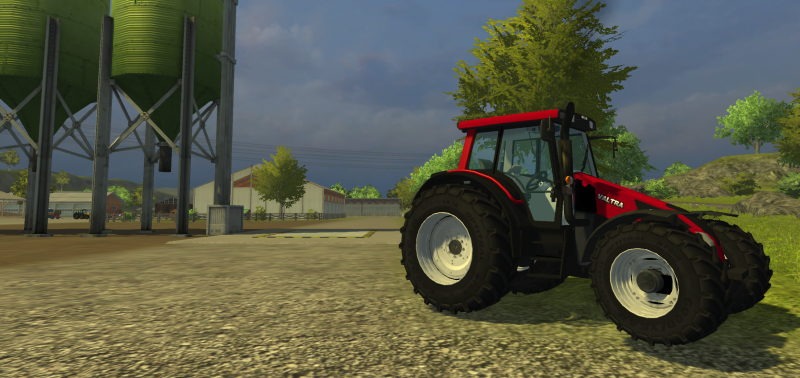 Valtra N103
Tein tommosen keulan ja laitoin ton ännän hytin tohon.
