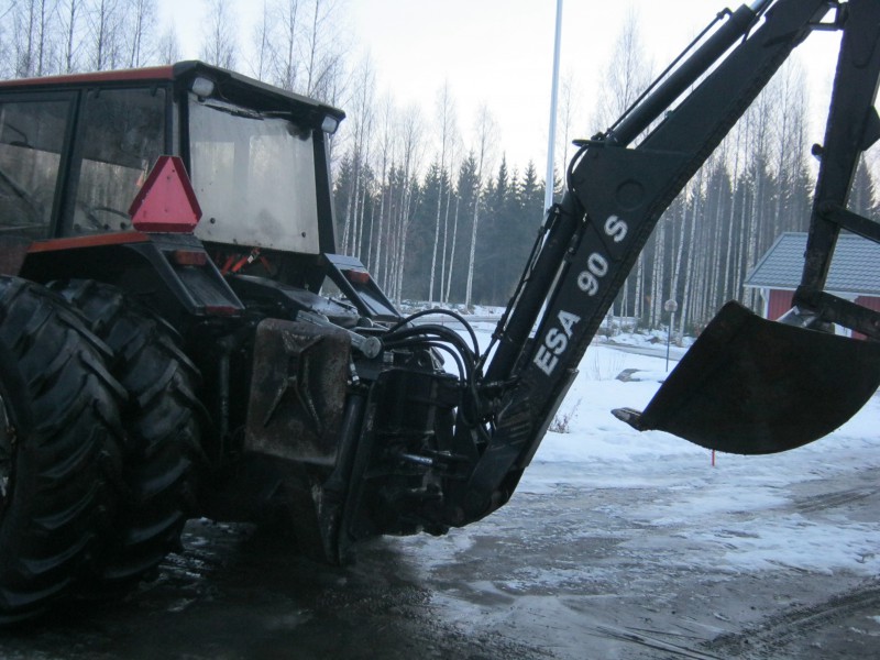 Esa 90
Rasvata huomenna vielä ni pääsee kaivamaan.
