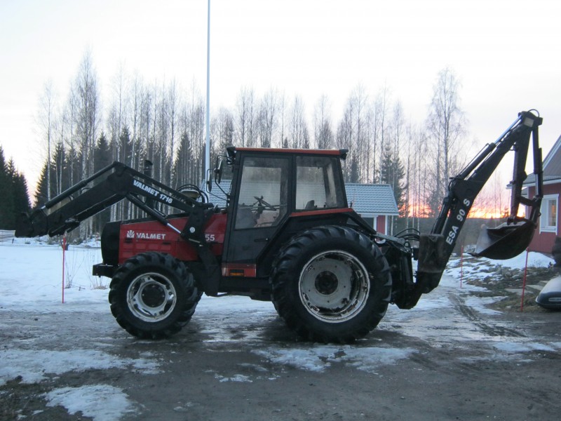 Valmet 655 ja esa
Urakka yhistelmä. 
