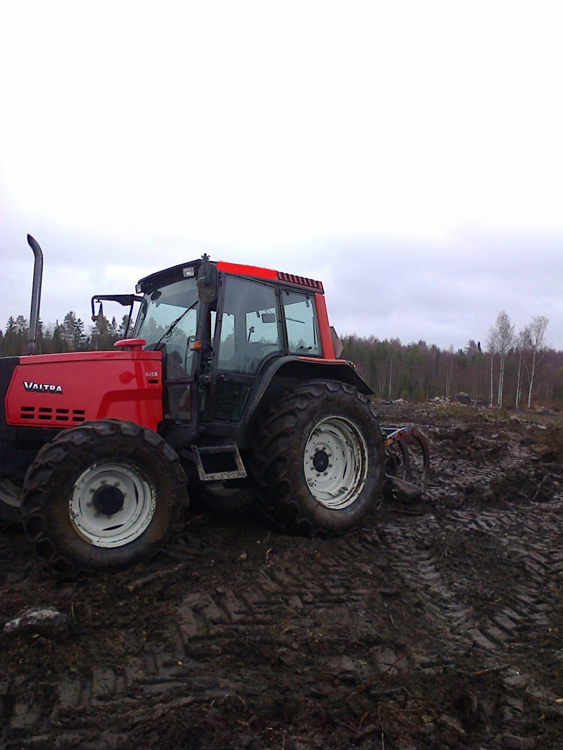 Hitekki 6350
Kivien nostoo
