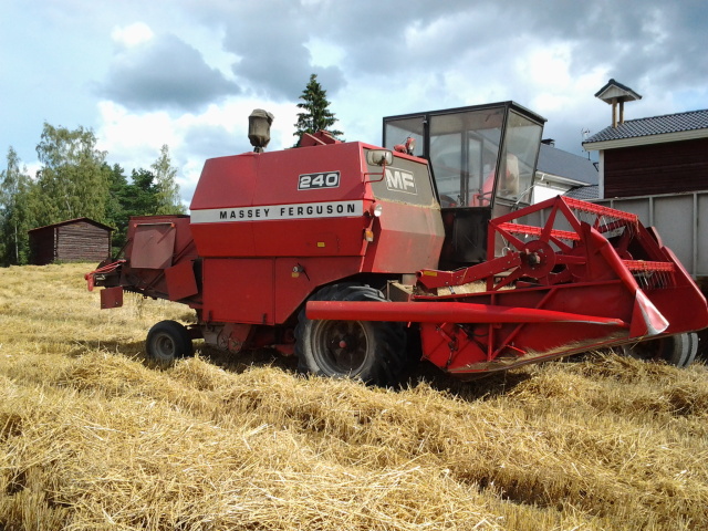 Papan Massey Ferguson 240.
MF 240. Tol puimuril on tänä vuon menos 30v juhlavuosi.
