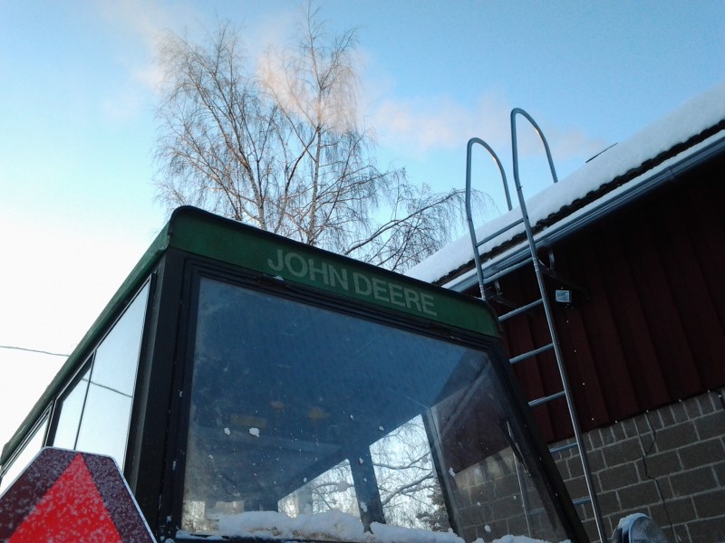 John Deere 2030:llan hytin takaosan teksti
Tän foorumin John Deere 2030:llan John Deere 2030:llan kopin teksti
