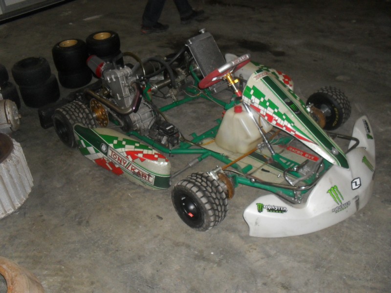 Kaippa tää tänne kuuluu...
TonyKart Racer EVX SuterRacing 250cc 4-t
