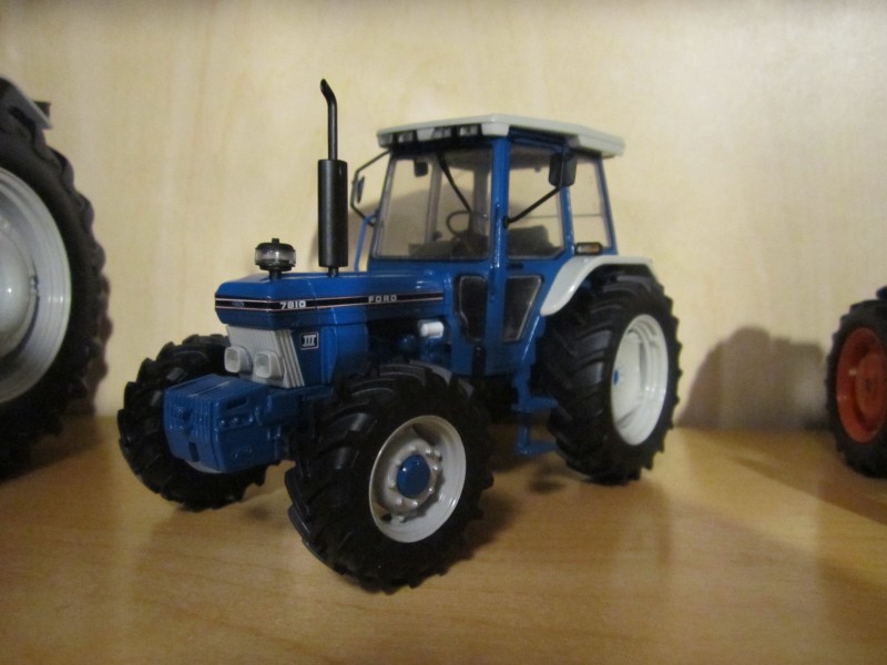 Ford 7810    1:32

