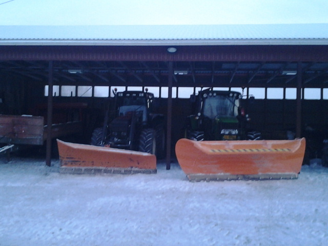 lumikoneet
Deere ja valtra.
