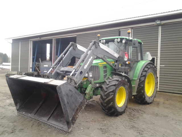 JD 6230 P
Laitettiin tossa viikonloppuna jontikkaan ek takasi kiinni.

