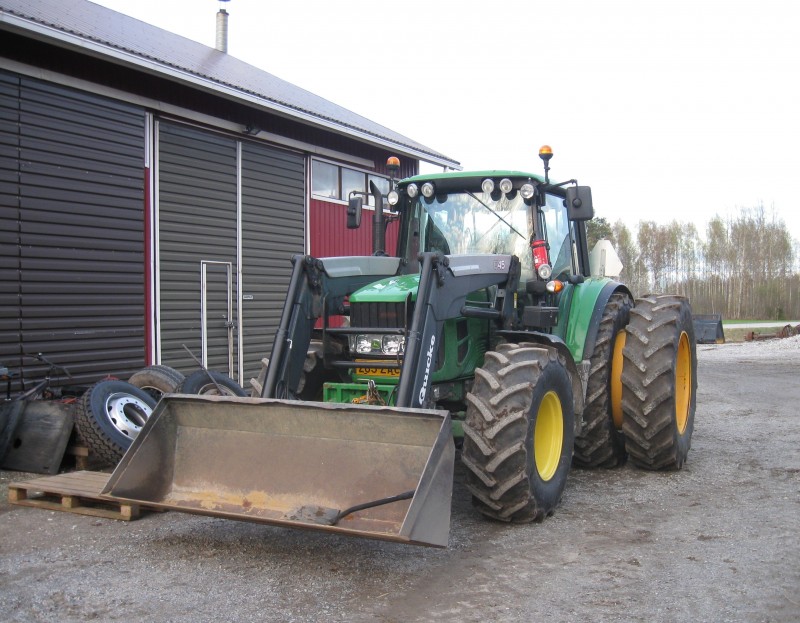John deere
Lattettiin levikkeet

