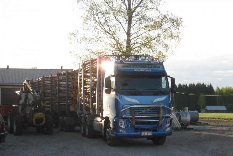 Volvo fh
Kesäisempi kuva!

