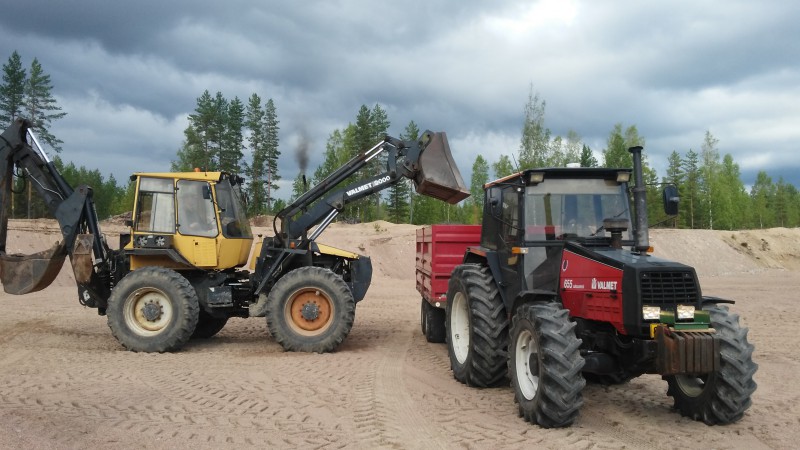 Soranajoa Valtion Metalleilla
Valmet 9000 ja Valmet 655 Soranajossa

