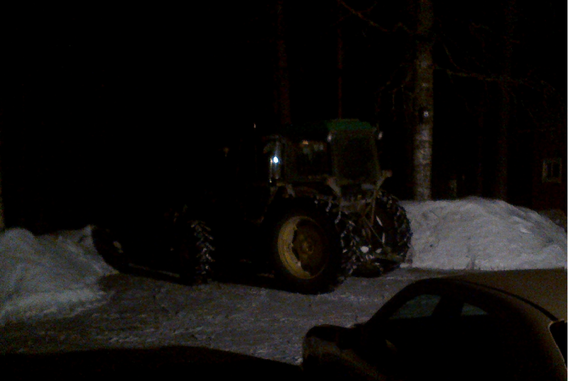 Deere yössä
Nappasin viel eilen kuvan jontikasta.
