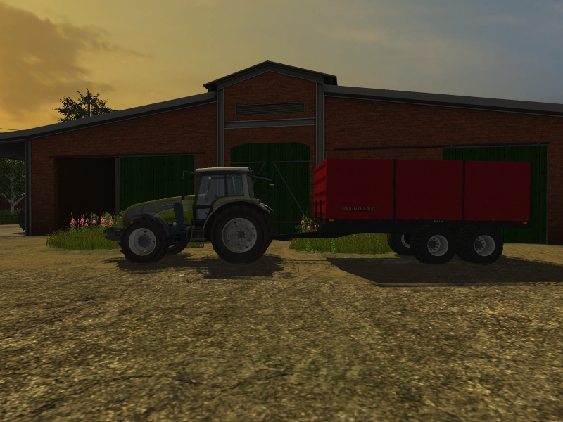 Kuuloko ton junkkarin olal noin iso :O. Valtra t140 on matalampi 
