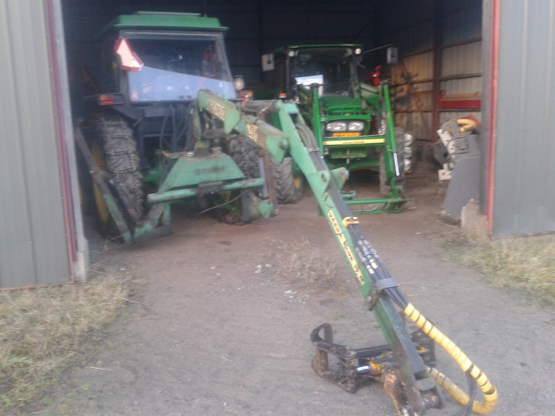 Metsäkone
John deere 1640
