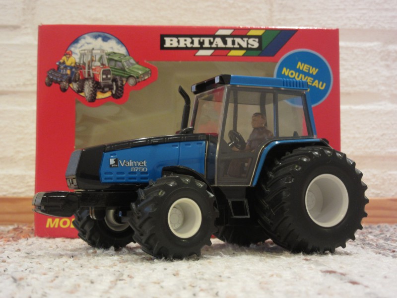 Britains Sisu Valmet 8750
Mammuttirenkailla.
Avainsanat: Sisu; Valmet; 8750