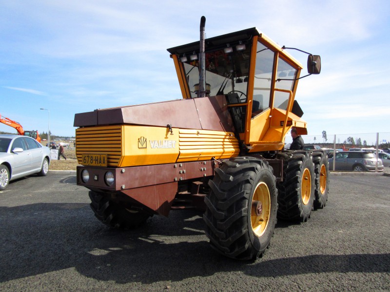 Valmet 1502
Vanhat Koneet -lehdestä tuttu 1502. Kuvattu Lempäälässä, RealMachineryn pihassa.
Avainsanat: Valmet; 1502