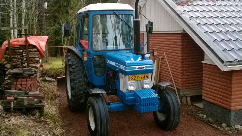Viiskuuskymppi
Kesän ja syksyn laittamisen jälkeen raktori näyttää tältä. Vielä on kuitenkin paljon tehtävää ja ideoita toteuttamatta.
Avainsanat: Ford; 5610