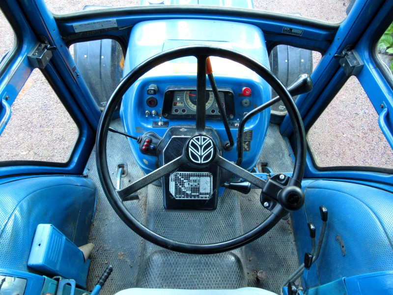 Fordagri 56-10 DT
New Holland jaettuna kahdella.
Avainsanat: Ford; Fiat; Fiatagri