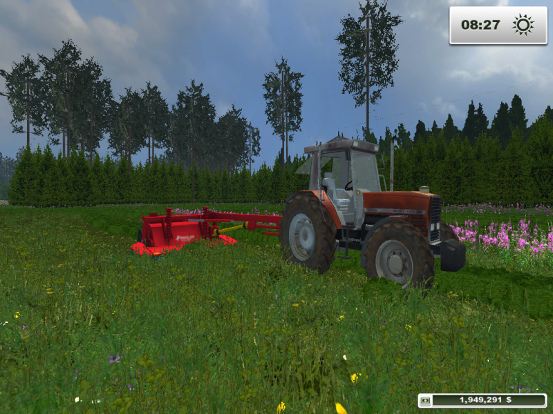 Niittämässä Massey Fergusonnilla :D

