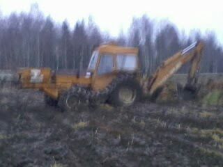 Valmet Kaivuri
Lännen Valmet UM 355
