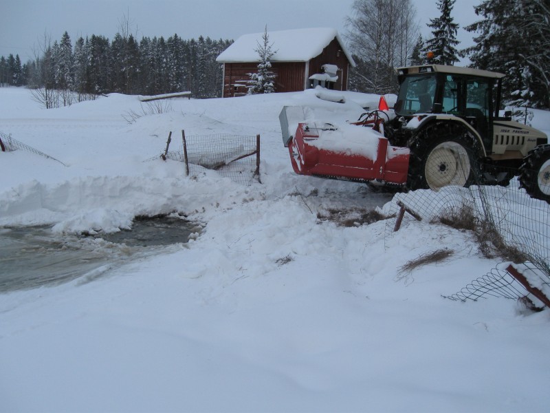 Lampo putos jäihin (kuva on vanha)
