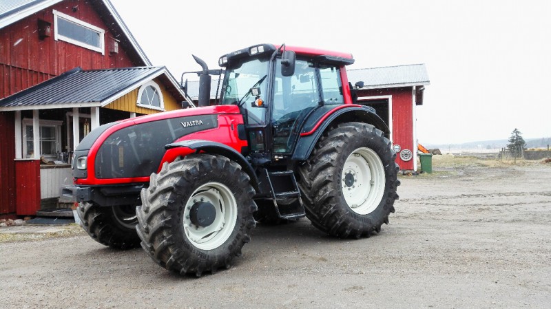 T serie
Talviunilta heräs pari viikkoa sit :)
Avainsanat: valtra,t171,vääntö,maattanee,kerkola,