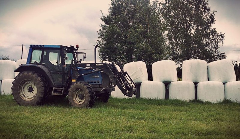 Valtra 6750 Hi-Tech
Kesällä otettu :D
