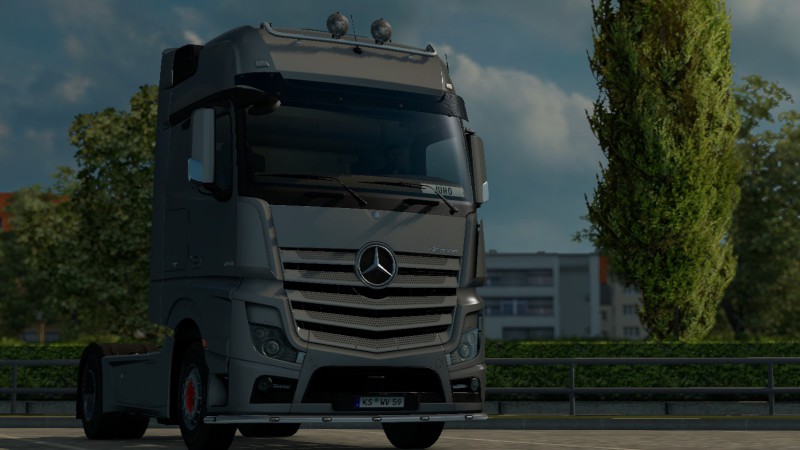 Uusi Mersu!
Ets 2 uudessa päivityksessä tuli uuden mallinen Mersu
