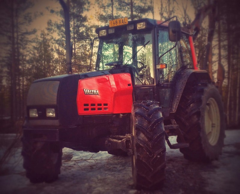 Meidän talon valtra 6300.
Komentteja kiitos.
