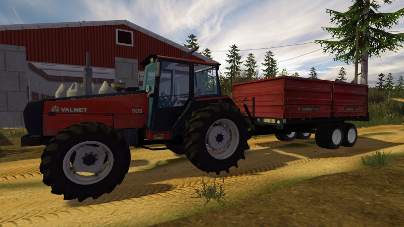 Valmet 905 ja Junkkari J 120
Kärry täynnä ehtaa tavaraa, ohraa omalta pellolta.
